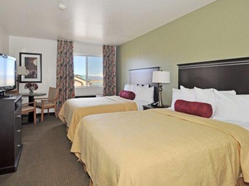 Quality Inn & Suites Denver International Airport Exterior foto
